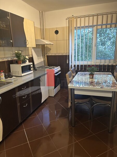 Lujerului- Uverturii apartament cu 3 camere de inchiriat loc de parcare